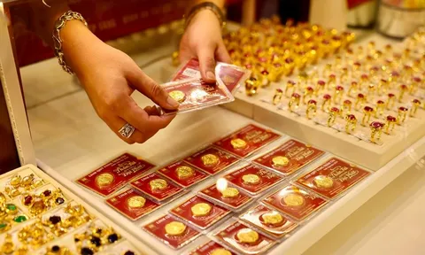 Giá vàng hôm nay (6-9): Vàng trong nước, vàng thế giới cùng tăng chóng mặt