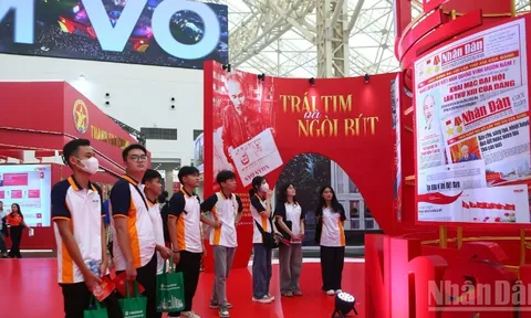 Hơn 6.000 tân sinh viên tham quan, trải nghiệm tại Triển lãm 80 năm hành trình Độc lập-Tự do-Hạnh phúc