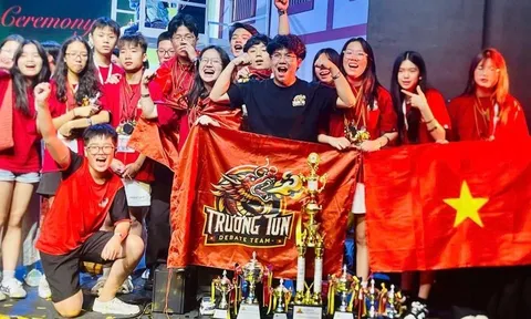 Việt Nam giành hai giải vô địch toàn cầu ở World Scholar’s Cup 2025