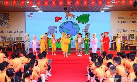Sân trường mơ ước của em