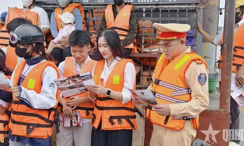 Hà Nội: Tăng cường tuyên truyền an toàn giao thông đường thủy cho học sinh