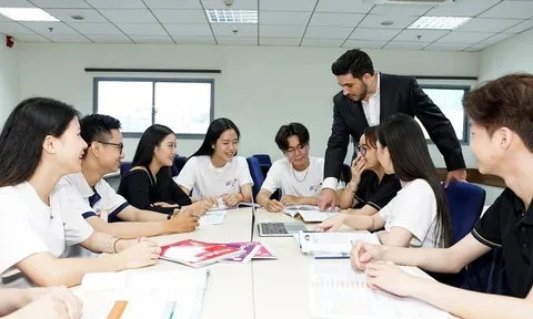 Thu hút chuyên gia, giảng viên người nước ngoài vào làm việc tại cơ sở giáo dục Việt Nam