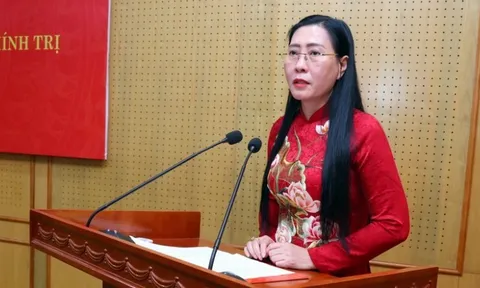 Triển khai quyết định của Bộ Chính trị về công tác cán bộ