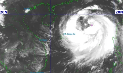 Bão số 11 cách đặc khu Hoàng Sa khoảng 530km
