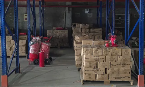 Triệt phá đường dây sản xuất và buôn bán bình chữa cháy giả