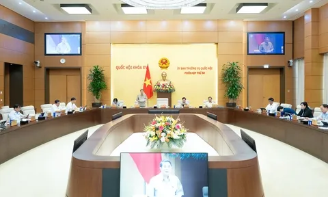 Phiên họp thứ 50 của Ủy ban Thường vụ Quốc hội: Đánh giá kỹ tác động đến an toàn nợ công
