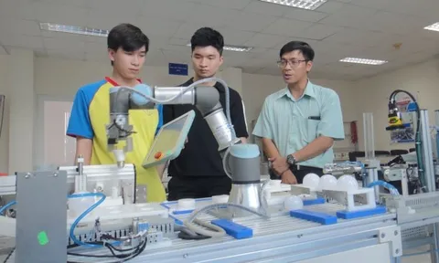 Đào tạo nguồn nhân lực theo yêu cầu thực tiễn