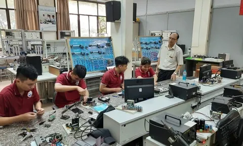 Cấp bách đào tạo nguồn nhân lực chất lượng cao