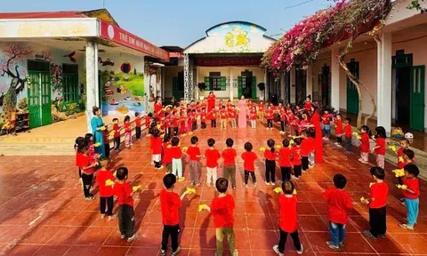 Tăng cường phổ cập giáo dục mầm non