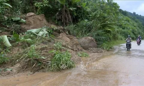 Thời tiết hôm nay (27-10): Mưa lớn ở Trung Bộ