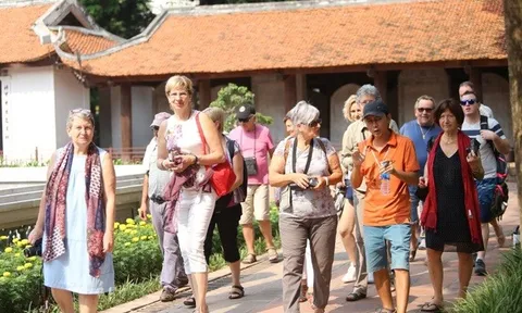 Hà Nội đón hơn 28 triệu lượt du khách trong 10 tháng năm 2025
