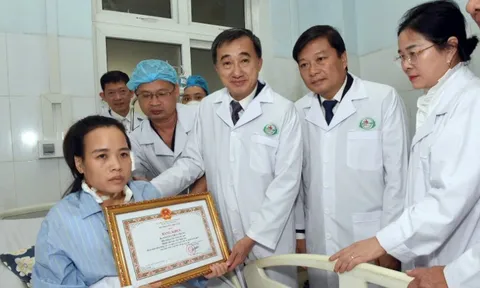 Thứ trưởng Y tế Trần Văn Thuấn: Nhân viên y tế cần được bảo vệ bằng cơ chế “thi hành công vụ”