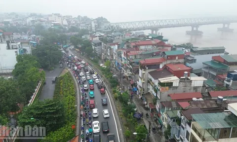 Bảo vệ sức khỏe thế nào trước "làn sóng bụi mịn" ở Hà Nội?