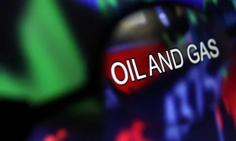 Giá xăng dầu hôm nay (18-12): Đảo chiều tăng