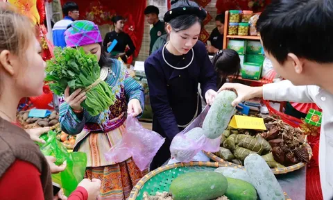 Bảo đảm đủ thực phẩm, giá cả ổn định, không để ùn ứ rác thải dịp Tết