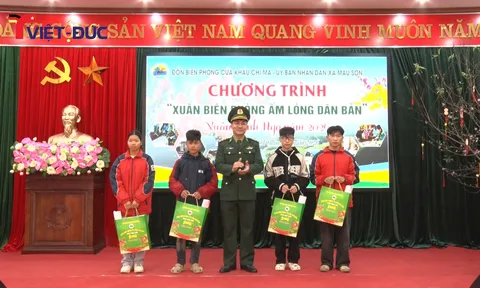 Xuân Biên phòng - Ấm lòng dân bản nơi biên cương Chi Ma