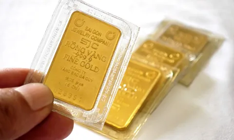 Giá vàng hôm nay (7-2): Vàng trong nước giảm, thế giới đảo chiều hồi phục