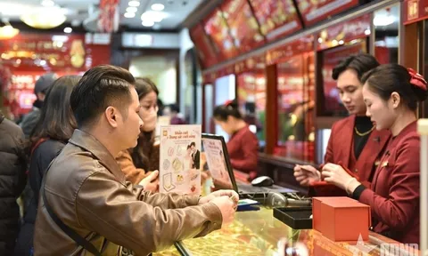 Giá vàng hôm nay (10-2): Biến động mạnh