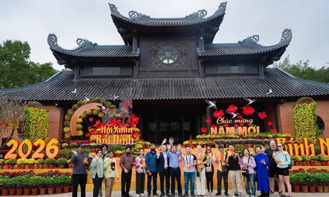 Ngành du lịch đón hơn 14 triệu lượt khách dịp Tết Bính Ngọ