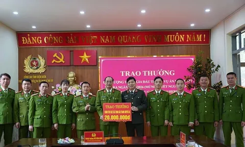 Điện Biên: Trao thưởng lực lượng phá thành công chuyên án mua bán trái phép chất ma túy