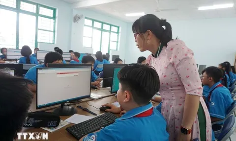 Hà Nội đặt mục tiêu 100% trường phổ thông ứng dụng AI vào năm 2035