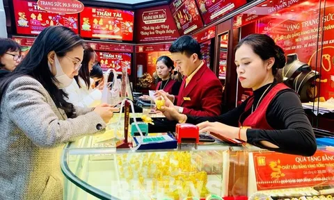 Giá vàng hôm nay (7-3): Đồng loạt giảm