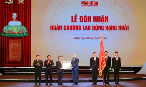 Báo Nhân Dân kỷ niệm 75 năm ra số đầu, đón nhận Huân chương Lao động hạng Nhất