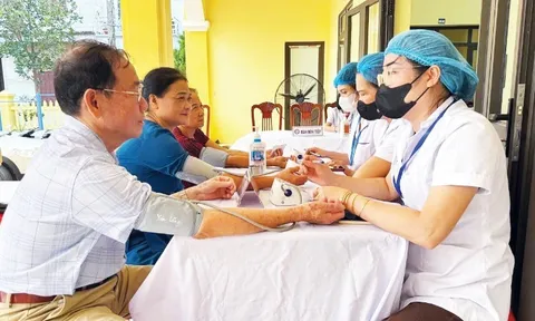 Chuyển đổi mô hình chăm sóc sức khỏe người dân