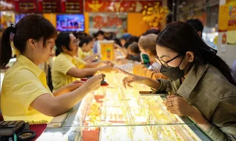 Giá vàng hôm nay (30-3): Neo cao