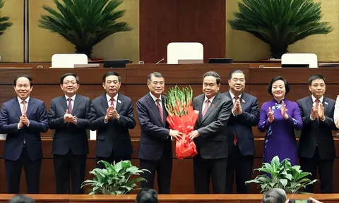 Quốc hội phê chuẩn bổ nhiệm 6 Phó Thủ tướng, các Bộ trưởng và thành viên Chính phủ