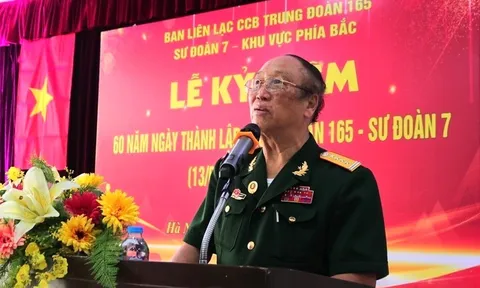 Trung đoàn 165 tiếp nối truyền thống anh hùng qua 60 năm xây dựng và trưởng thành