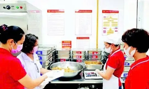 Bảo đảm an toàn thực phẩm tại bếp ăn trường học
