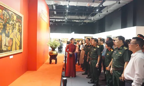 Từ ký ức chiến tranh đến sắc màu hòa bình qua 55 tác phẩm sơn mài