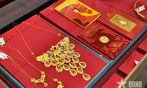 Giá vàng hôm nay (24-4): Giảm xuống mức thấp nhất trong nhiều tuần