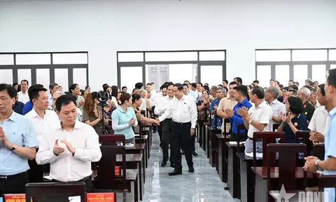 Chủ tịch Quốc hội Trần Thanh Mẫn tiếp xúc cử tri tại Thành phố Hồ Chí Minh
