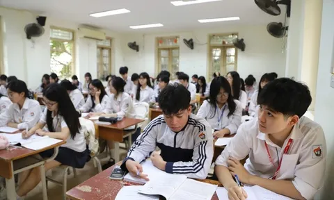 Thi tốt nghiệp THPT 2026: Thí sinh đăng ký miễn thi ngoại ngữ giảm mạnh