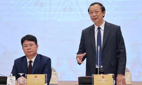 Dùng chung một bộ sách giáo khoa nhưng không giới hạn học liệu