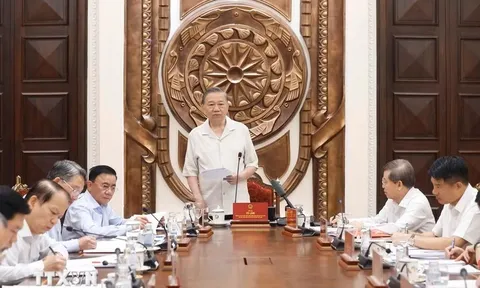 Hoàn thiện thể chế như một "chu trình sống"