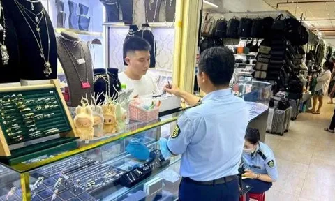 Thành phố Hồ Chí Minh đồng loạt xử lý hàng giả tại các điểm mua sắm nổi tiếng
