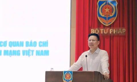 Báo chí - ‘cầu nối’ đưa pháp luật vào cuộc sống