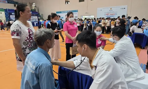 Hơn 1.000 công nhân Cần Thơ được khám, chăm sóc sức khỏe miễn phí