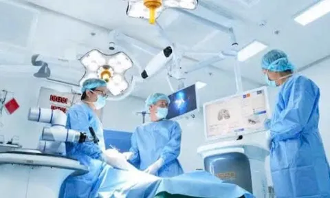 Phẫu thuật rô-bốt tạo động lực nâng tầm ngoại khoa