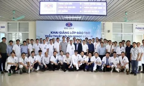 Đào tạo, nâng cao trình độ phẫu thuật nội soi robot trong điều trị ung thư