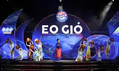 Vũ điệu biển xanh ở Eo Gió