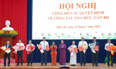 Đắk Lắk: Công bố hàng loạt quyết định quan trọng về công tác cán bộ