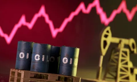 Giá xăng dầu hôm nay (24-7): Giá dầu Brent vượt 100 USD/thùng