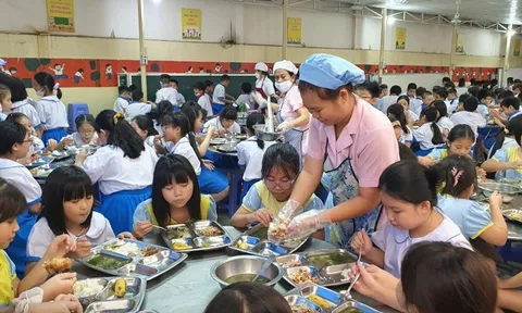Minh bạch thông tin về bữa ăn bán trú