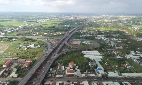 Nỗ lực hoàn thành 3 dự án cao tốc quan trọng khu vực phía Nam trong năm 2026
