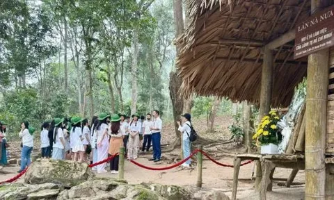 Hướng dẫn viên du lịch trong kỷ nguyên số