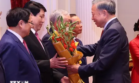 Tri ân các đồng chí Ủy viên Bộ Chính trị, Ủy viên Ban Bí thư các thời kỳ